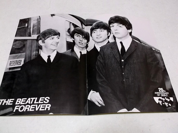 �r�[�g���Y �f�r���[25���N�����Ճp���t[��]